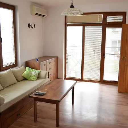 アパート Art - *